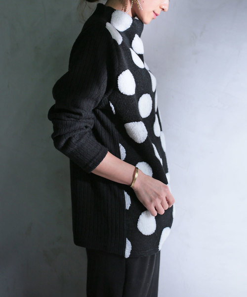 antiqua（アンティカ）の「ふわふわドットトップス（Tシャツ/カットソー・レディース・ブラック/グレー・FREE）」の3枚目の写真