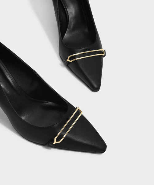 CHARLES & KEITH(チャールズ & キース)の「メタリックディテールパンプス / METALLIC DETAIL PUMPS(パンプス・レディース・レッド/ライトベージュ/ブラック・22.5cm/23.5cm/23cm/24.5cm/25cm)」の6枚目の写真