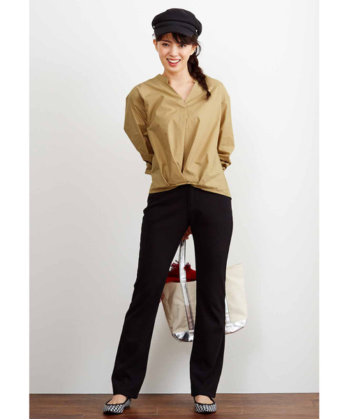 Live in comfort（リブインコンフォート）の「リブ　イン　コンフォート　ふわんとシルエットの華奢見せコットンプルオーバー（シャツ/ブラウス・レディース・ホワイト×ネイビー/オフホワイト/ピンク/ライトカーキ/ネイビー/ベージュ/ミント/ベージュ系その他・SMALL/LARGE/X-LARGE/XX-LARGE/MEDIUM/XXX-LARGE）」の9枚目の写真