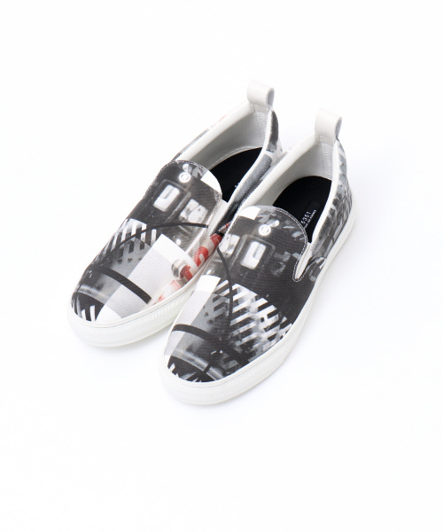 buddy（バディ）の「【5351×buddy別注】グラフィックキャンバススリッポン（スニーカー・メンズ・ブラック・40/42/44/46）」の3枚目の写真