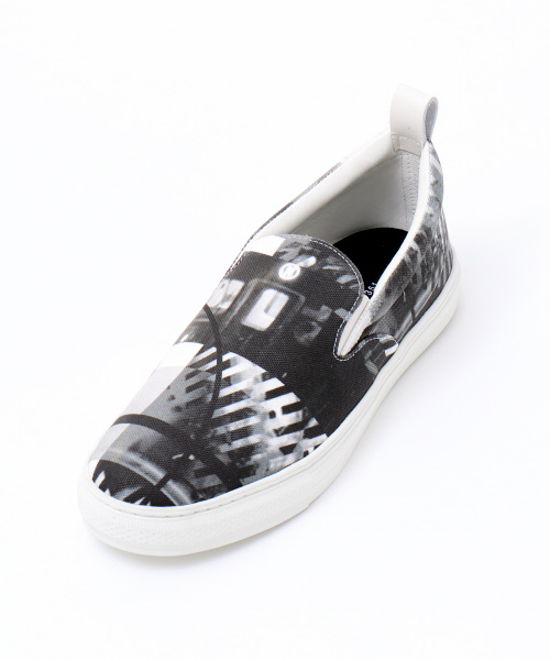 buddy（バディ）の「【5351×buddy別注】グラフィックキャンバススリッポン（スニーカー・メンズ・ブラック・40/42/44/46）」の5枚目の写真