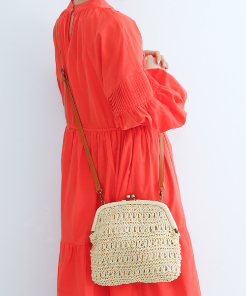 MERLOT（メルロー）の「ペーパー編みがま口ショルダーバッグ043-7601（ショルダーバッグ・レディース・ブラック/ベージュ/アイボリー・FREE）」の2枚目の写真