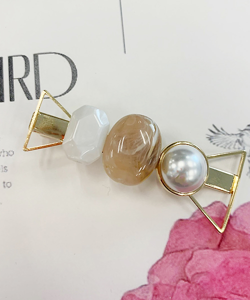 apres jour（アプレジュール）の「【apres jour×ARIAZ】サンカクパーツヘアピン（ヘアピン・レディース・スモークグレー/ライトブルー/ライトブラウン・FREE）」の2枚目の写真