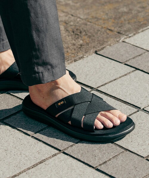 Teva(テバ)の「<Teva>VOYA SLIDE サンダル(サンダル・メンズ・ブラック/オリーブ/ネイビー・27cm/26cm/28cm/25cm/29cm)」の4枚目の写真