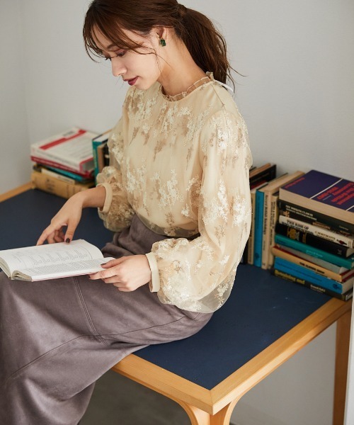 mysty woman（ミスティウーマン）の「フローラル刺繍レース