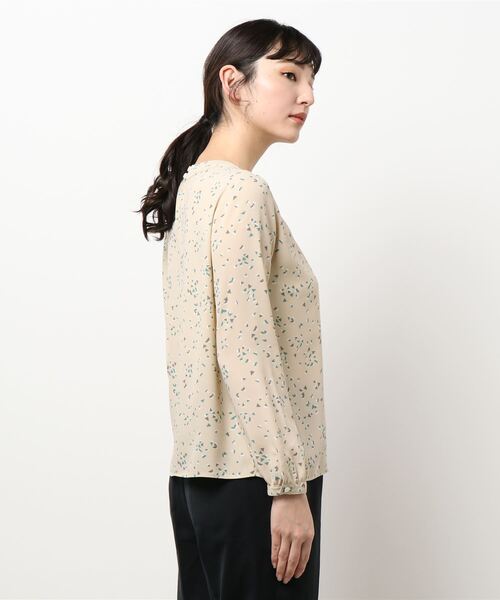 NEWYORKER(ニューヨーカー)の「トライアングルプリント 長袖ブラウス(シャツ/ブラウス・レディース・ネイビー/ベージュ・9号/11号)」の8枚目の写真