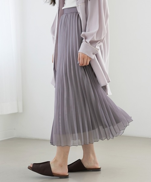 EMMA(EMMA CLOTHES)(エマ)の「【EMMA】シャイニーポプリンプリーツスカート(スカート・レディース・ライトグレー/ベージュ/カーキ/ラベンダー・FREE)」の4枚目の写真