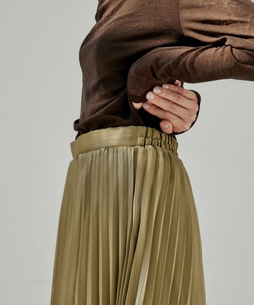 EMMA(EMMA CLOTHES)(エマ)の「【EMMA】シャイニーポプリンプリーツスカート(スカート・レディース・ライトグレー/ベージュ/カーキ/ラベンダー・FREE)」の18枚目の写真