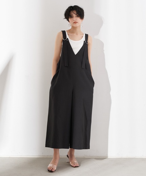 Editt by YECCA VECCA（エディットバイイェッカヴェッカ）の「麻混サロペット　＊（サロペット/オーバーオール・レディース・ブラック/キャメル/カーキ・FREE）」の2枚目の写真