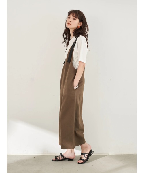 Editt by YECCA VECCA（エディットバイイェッカヴェッカ）の「麻混サロペット　＊（サロペット/オーバーオール・レディース・ブラック/キャメル/カーキ・FREE）」の5枚目の写真