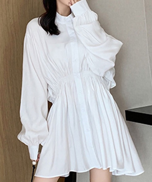 Bifrost（ビフレスト）の「シャーリングシャツワンピース（シャツワンピース・レディース・ホワイト/ブラック・FREE）」の3枚目の写真