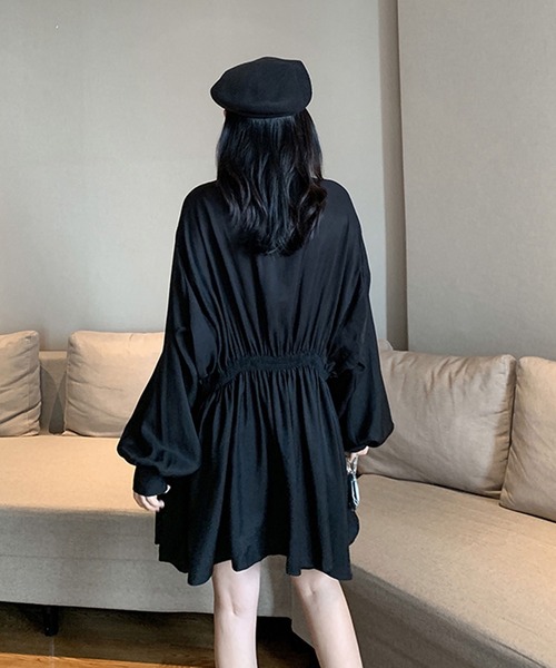 Bifrost（ビフレスト）の「シャーリングシャツワンピース（シャツワンピース・レディース・ホワイト/ブラック・FREE）」の5枚目の写真