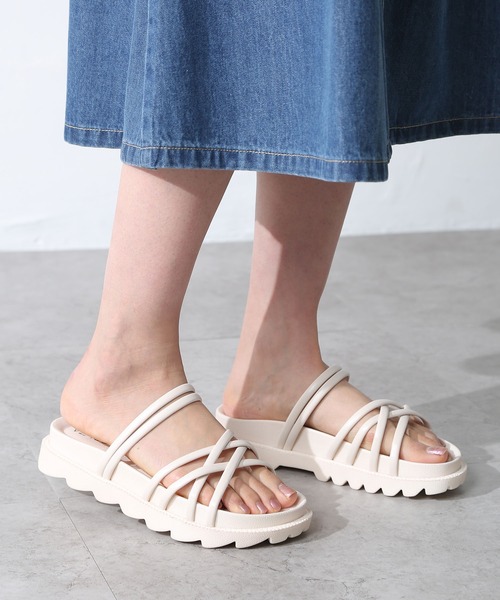 Honeys(ハニーズ)の「2Wayクロスストラップ(サンダル・レディース・ブラック/ベージュ/ピンク/アイボリー・M/L/S)」の2枚目の写真