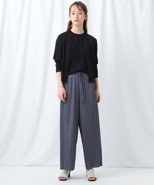 INDIVI（インディヴィ）の「◆【WEB限定/2点セット】クルーネックアンサンブルニット（アンサンブル・レディース・ブラック/オフホワイト/ブルー/ライトベージュ・38/34）」の16枚目の写真