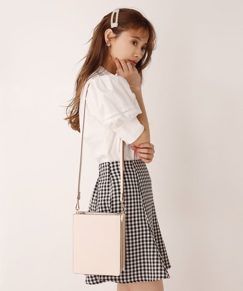one after another NICE CLAUP(ワンアフターアナザーナイスクラップ)の「はしごレースパフ袖ブラウス(シャツ/ブラウス・レディース・ブラック/オフホワイト/インディゴブルー/ストライプ・FREE)」の17枚目の写真