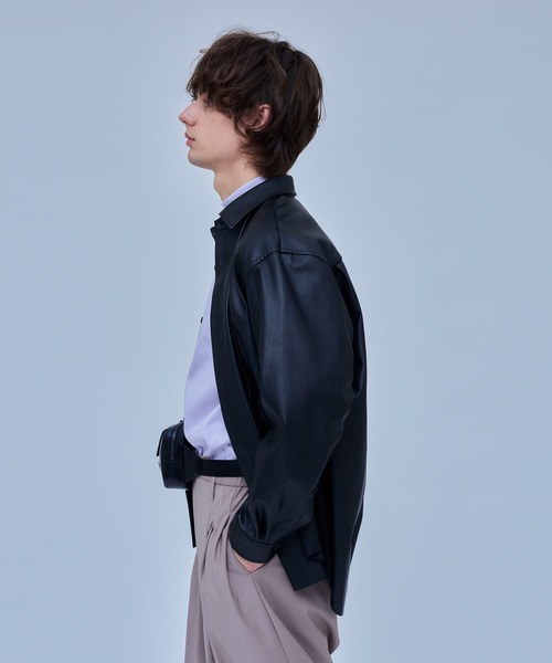 STUDIOUS - United TOKYO フェイクレザーブラウス　カーキ UNITED TOKYO（ユナイテッドトウキョウ）の「フェイクレザー