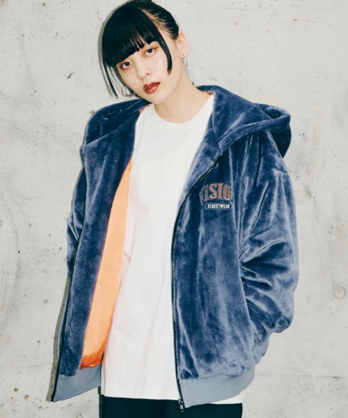 VISION STREET WEAR(ヴィジョンストリートウェア)の「VISION STREET WEAR/ヴィジョンストリートウエア ビッグシルエット バックロゴ刺繍 フードファーフリースブルゾン(ブルゾン・メンズ・ブラック/ネイビー/オフホワイト・LL/M/L)」の3枚目の写真
