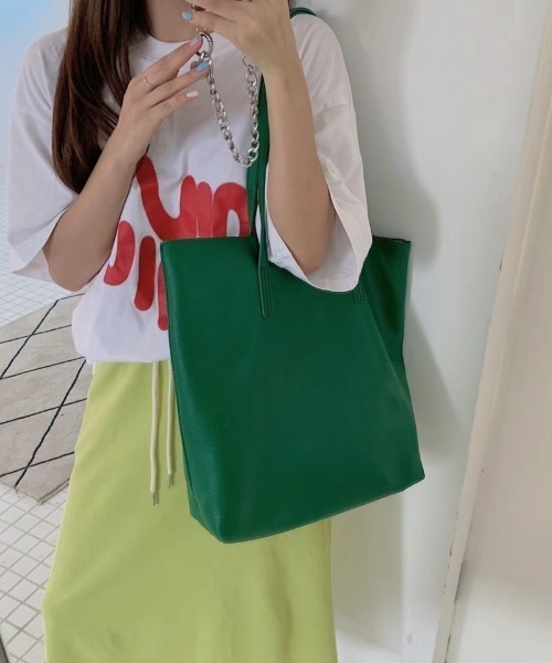 Loco Ocean（ロコオーシャン）の「インナーポーチ付きフェイクレザースクエアトートバッグ（トートバッグ・レディース・ブラック/マスタード/グリーン・ONE SIZE）」の3枚目の写真