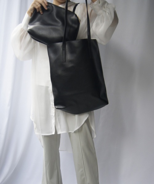 Loco Ocean（ロコオーシャン）の「インナーポーチ付きフェイクレザースクエアトートバッグ（トートバッグ・レディース・ブラック/マスタード/グリーン・ONE SIZE）」の9枚目の写真