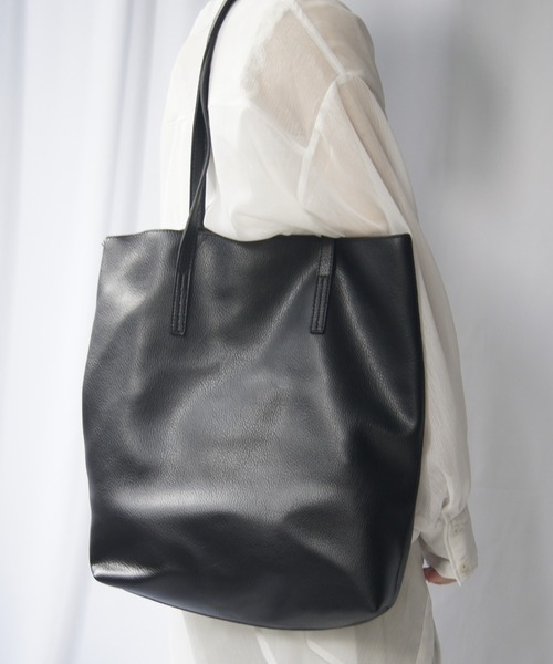 Loco Ocean（ロコオーシャン）の「インナーポーチ付きフェイクレザースクエアトートバッグ（トートバッグ・レディース・ブラック/マスタード/グリーン・ONE SIZE）」の10枚目の写真