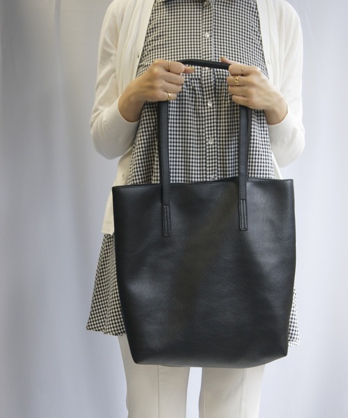 Loco Ocean（ロコオーシャン）の「インナーポーチ付きフェイクレザースクエアトートバッグ（トートバッグ・レディース・ブラック/マスタード/グリーン・ONE SIZE）」の11枚目の写真