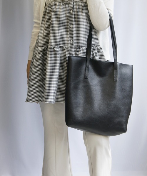 Loco Ocean（ロコオーシャン）の「インナーポーチ付きフェイクレザースクエアトートバッグ（トートバッグ・レディース・ブラック/マスタード/グリーン・ONE SIZE）」の12枚目の写真