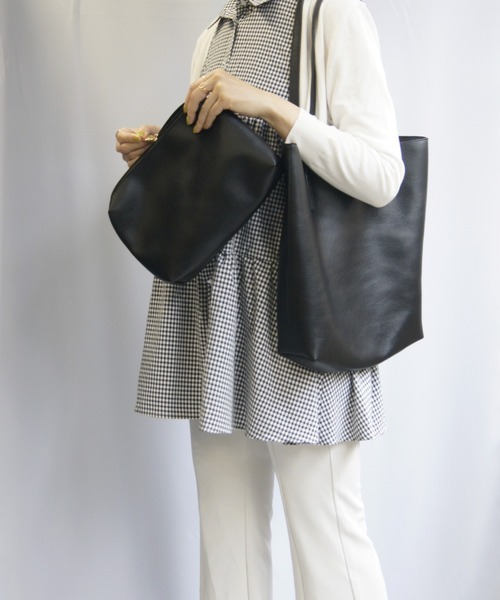 Loco Ocean（ロコオーシャン）の「インナーポーチ付きフェイクレザースクエアトートバッグ（トートバッグ・レディース・ブラック/マスタード/グリーン・ONE SIZE）」の13枚目の写真