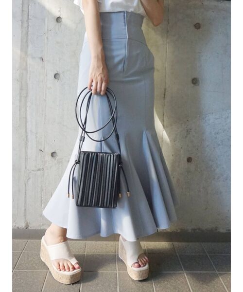 MERCURYDUO（マーキュリーデュオ）の「2WAYラッフルデザインスリーブブラウス（シャツ/ブラウス・レディース・ライトブルー/オフホワイト/ブラウン・FREE）」の7枚目の写真