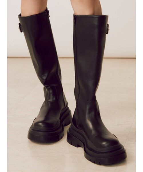 EVRIS（エヴリス）の「ベルテッドプラットフォームミドルブーツ（ブーツ・レディース・ブラック・SMALL/MEDIUM/LARGE）」の2枚目の写真