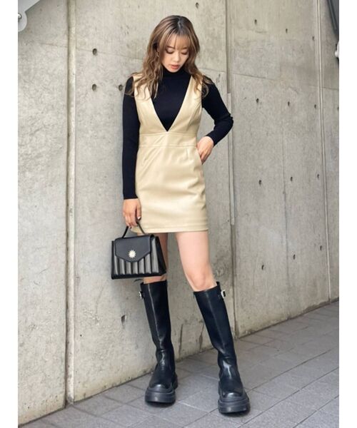 EVRIS（エヴリス）の「ベルテッドプラットフォームミドルブーツ（ブーツ・レディース・ブラック・SMALL/MEDIUM/LARGE）」の16枚目の写真