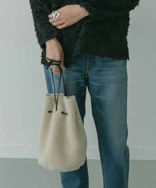 KBF+（ケービーエフプラス）の「KBF+　リバーシブルボア巾着∴∴（ショルダーバッグ・レディース・グリーン系その他/ベージュ系その他・ONE）」の2枚目の写真