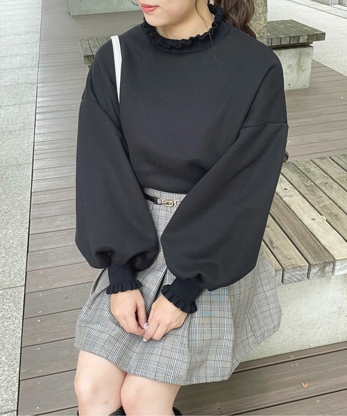 apres jour(アプレジュール)の「フリルネックスウェット【ZOZOTOWN限定アイテム】(スウェット・レディース・ブルー系その他/アイボリー/ブラック・フリー/X-LARGE)」の2枚目の写真