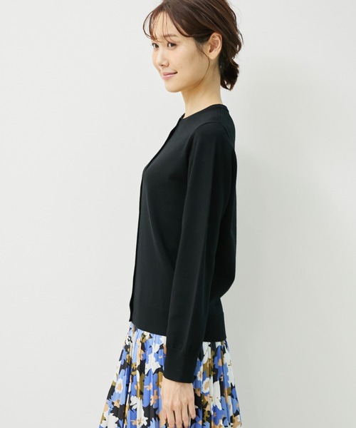 ROPE' PICNIC（ロペピクニック）の「天竺クルーネックニットカーディガン（カーディガン/ボレロ・レディース・ブラック/オフホワイト/イエロー/ミント/ピンク系その他/オレンジ系その他・38）」の7枚目の写真