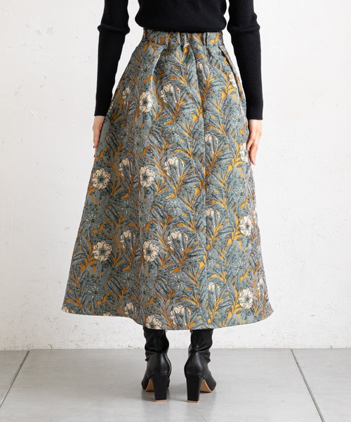 prose verse（プロズヴェール）の「花柄ジャガード3Dフレアスカート