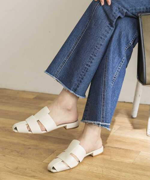 URBAN RESEARCH(アーバンリサーチ)の「スクエアトゥグルカサンダル(サンダル・レディース・ホワイト/ブラック・37/38/36)」の6枚目の写真