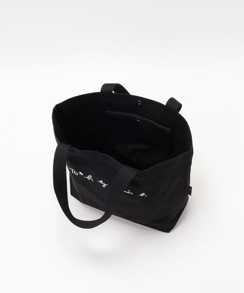 To b. by agnes b.（トゥービーバイアニエスベー）の「WR56 SAC ロゴ