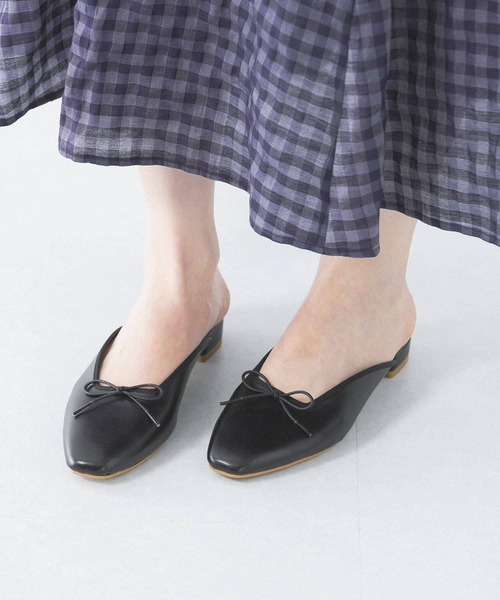 URBAN RESEARCH ROSSO WOMEN（アーバンリサーチ　ロッソ）の「『MADE IN JAPAN』スクエアトゥバレエミュール（パンプス・レディース・ブラック/オフホワイト/ベージュ系その他・38/37/36）」の10枚目の写真