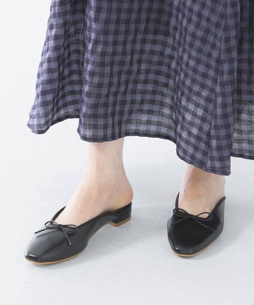 URBAN RESEARCH ROSSO WOMEN（アーバンリサーチ　ロッソ）の「『MADE IN JAPAN』スクエアトゥバレエミュール（パンプス・レディース・ブラック/オフホワイト/ベージュ系その他・38/37/36）」の8枚目の写真