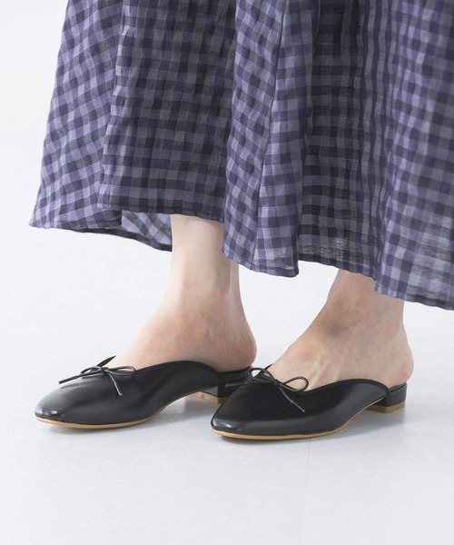 URBAN RESEARCH ROSSO WOMEN（アーバンリサーチ　ロッソ）の「『MADE IN JAPAN』スクエアトゥバレエミュール（パンプス・レディース・ブラック/オフホワイト/ベージュ系その他・38/37/36）」の7枚目の写真