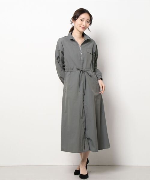 Q（キュー）の「ハーフジップワンピース（シャツワンピース・レディース・ライトグレー/ブラック・MEDIUM）」の6枚目の写真