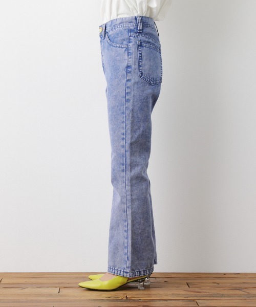 RODEO CROWNS WIDE BOWL(ロデオクラウンズワイドボウル)の「カラーフレアパンツ(デニムパンツ・レディース・ブルー/イエロー/ブラウン・SMALL/MEDIUM)」の11枚目の写真