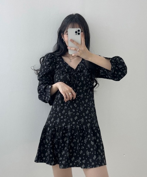 BEIDELLI（ベイデリー）の「[BELLIDE MADE] [2color] フラワーシャーリングミニワンピース（ワンピース・レディース・ブラック/ベージュ・FREE）」の14枚目の写真