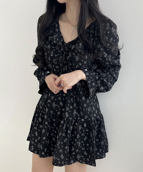 BEIDELLI（ベイデリー）の「[BELLIDE MADE] [2color] フラワーシャーリングミニワンピース（ワンピース・レディース・ブラック/ベージュ・FREE）」の5枚目の写真