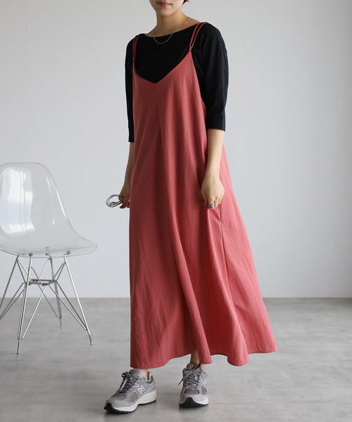 Fizz（フィズ）の「【Fizz/フィズ】　クールタッチ鹿の子　クロスストラップロングキャミワンピース（ワンピース・レディース・グレイッシュベージュ/カーキ/パープル/チャコール/ブラック/レッド/ブルー・M/L）」の7枚目の写真