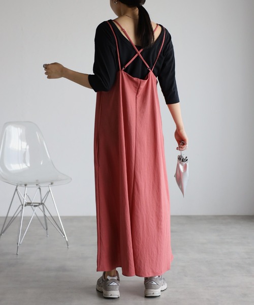 Fizz（フィズ）の「【Fizz/フィズ】　クールタッチ鹿の子　クロスストラップロングキャミワンピース（ワンピース・レディース・グレイッシュベージュ/カーキ/パープル/チャコール/ブラック/レッド/ブルー・M/L）」の16枚目の写真