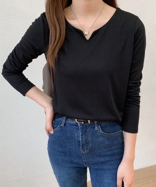 Diosfront（ディオスフロント）の「2022AW　華奢見せ叶える！キーネックロングスリーブTシャツ（Tシャツ/カットソー・レディース・ホワイト/ブラック/グレー・M/L）」の21枚目の写真