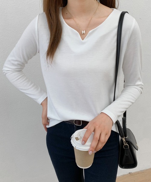 Diosfront（ディオスフロント）の「2022AW　華奢見せ叶える！キーネックロングスリーブTシャツ（Tシャツ/カットソー・レディース・ホワイト/ブラック/グレー・M/L）」の13枚目の写真