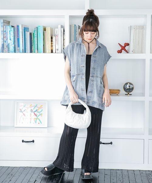 JEANASIS(ジーナシス)の「デニムベスト/352340(デニムジャケット・レディース・ライトブルー/ブラック/ブルー/ブラック系その他・FREE)」の19枚目の写真