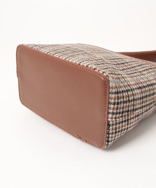 flower（フラワー）の「チェックショルダーバッグ（ショルダーバッグ・レディース・ベージュ・FREE）」の3枚目の写真