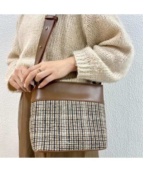 flower（フラワー）の「チェックショルダーバッグ（ショルダーバッグ・レディース・ベージュ・FREE）」の15枚目の写真